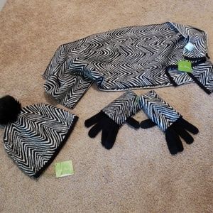 Vera Bradley Hat, Scarf and Gloves Set